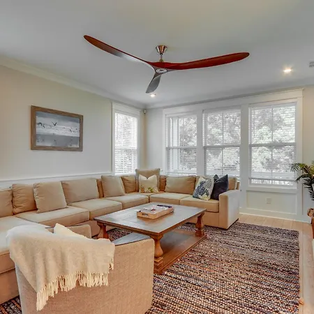 Breezy Hilton Head Getaway 3 Decks And Water Views! Villa